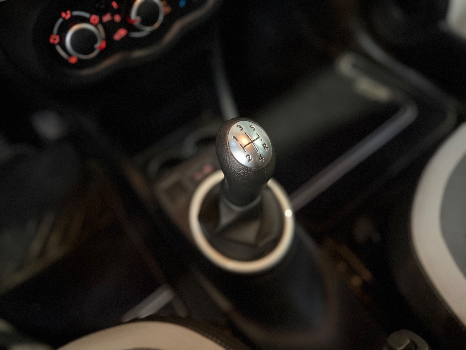 Photo véhicule RENAULT TWINGO III