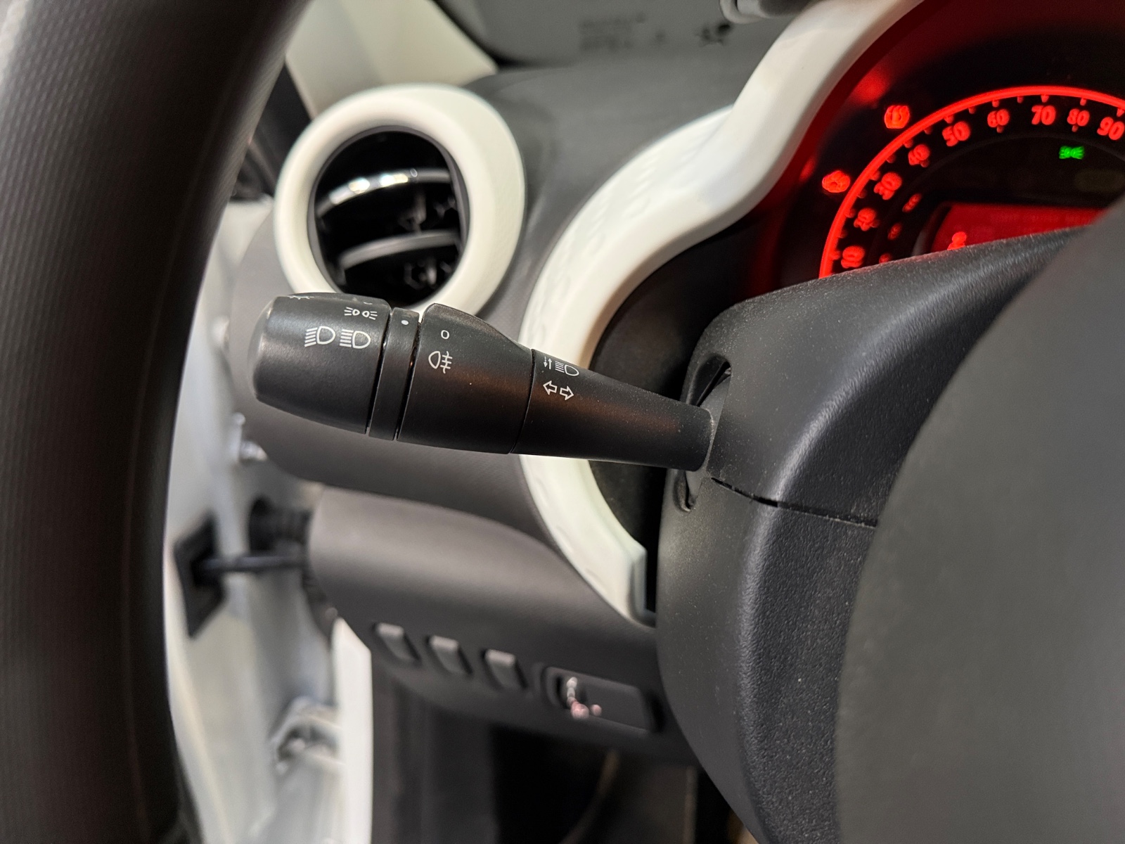 Photo véhicule RENAULT TWINGO III