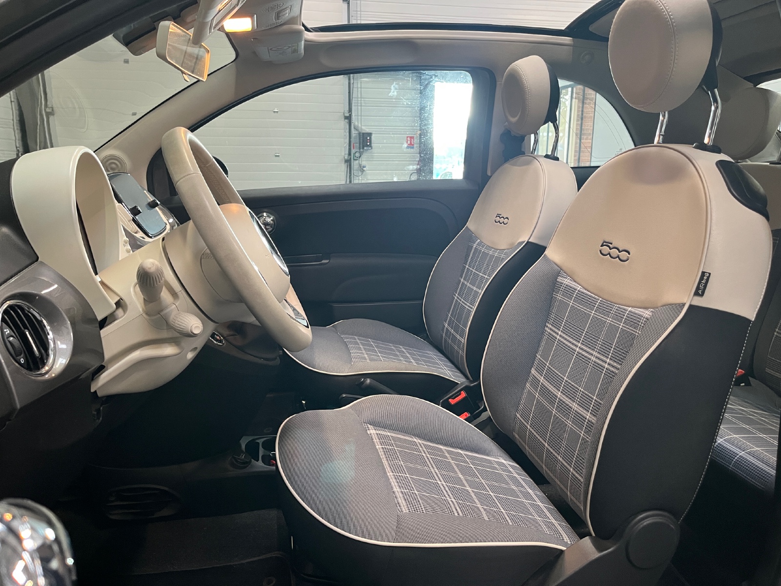 Photo véhicule FIAT 500C