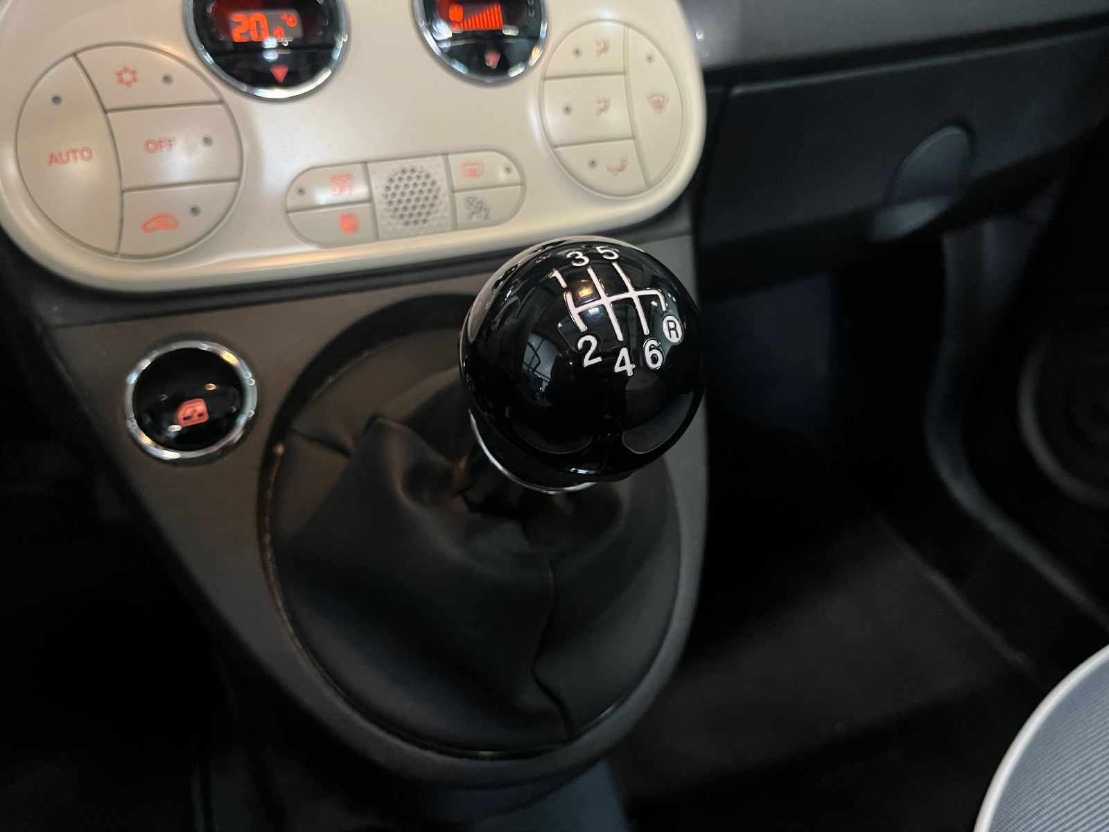 Photo véhicule FIAT 500C