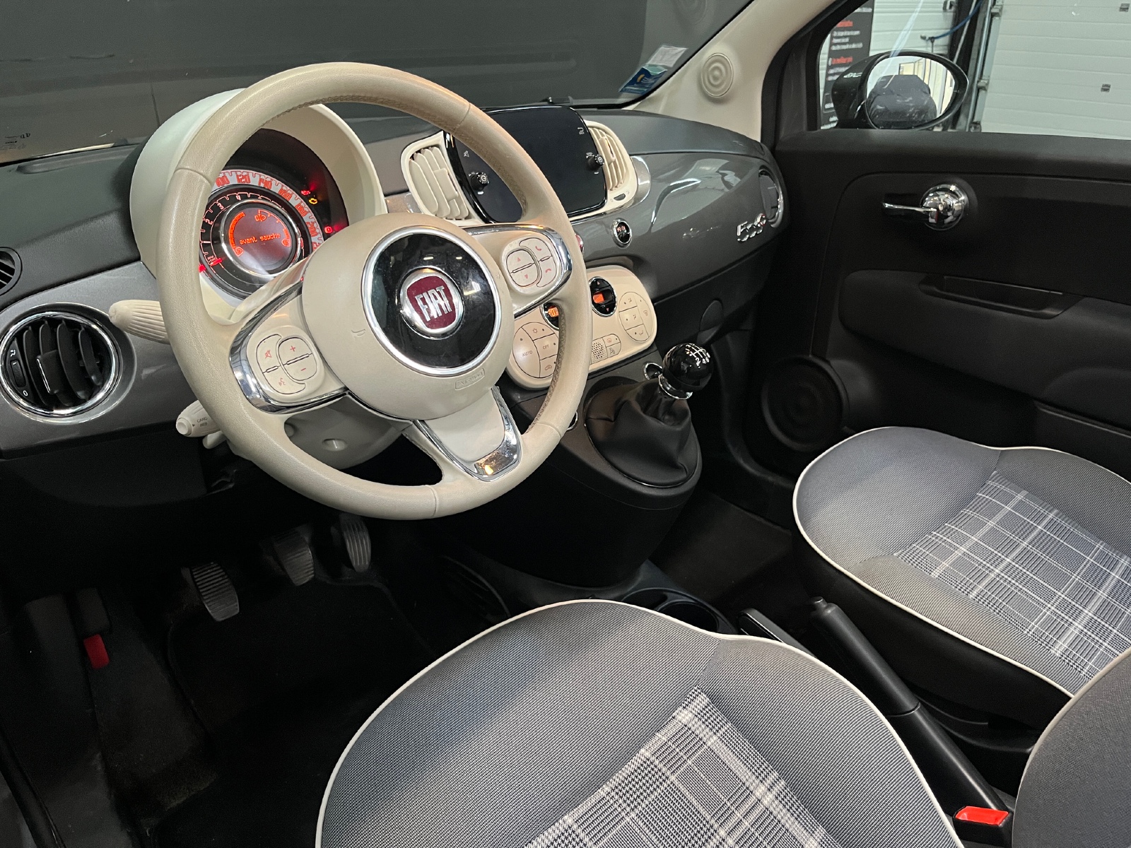 Photo véhicule FIAT 500C