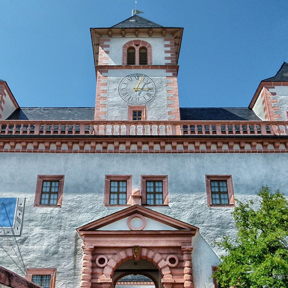 Bild på ett bibliotek som symboliserar stipendiuer och understöd