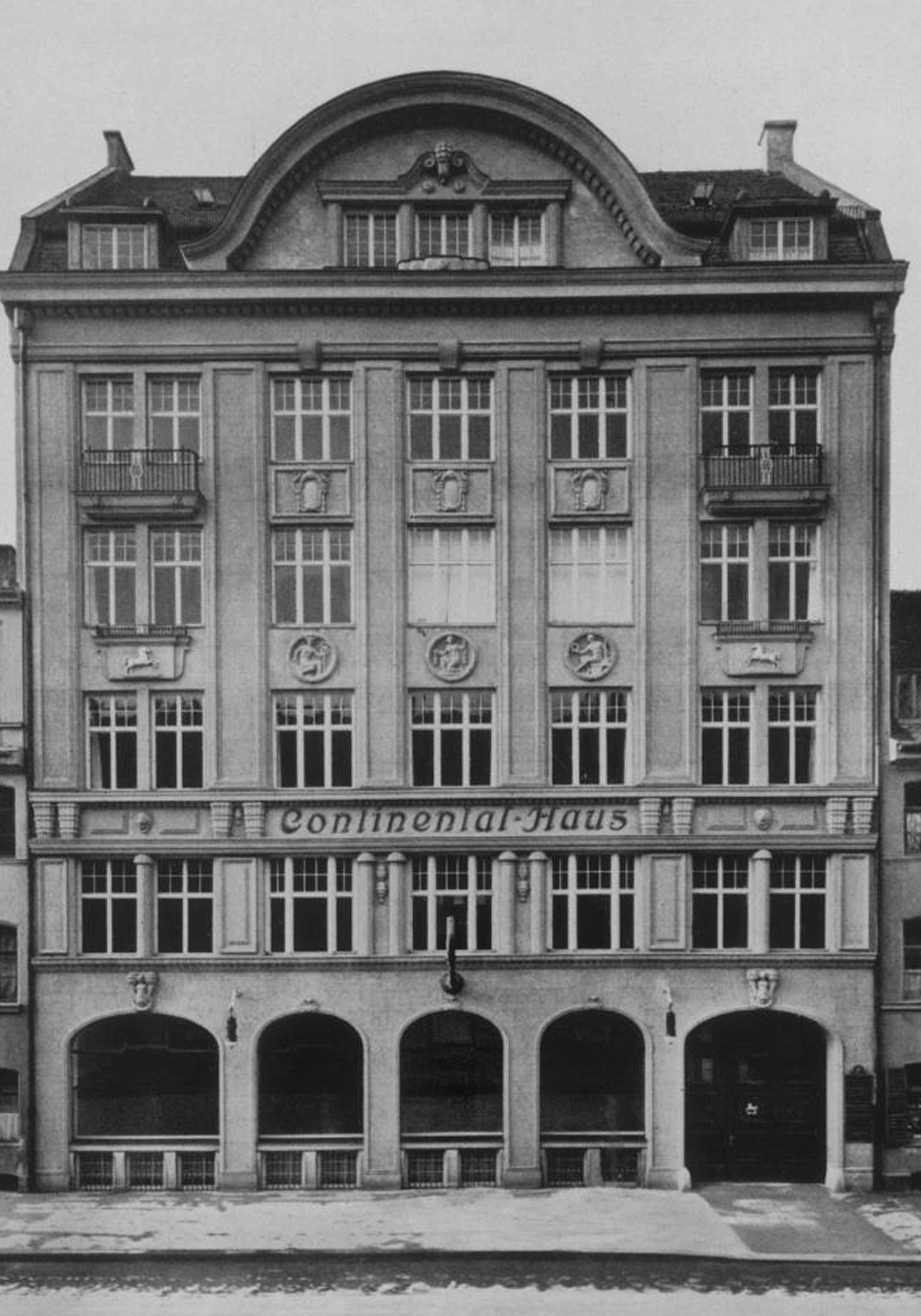 Ein historisches Bild der ehemaligen Continental Werke