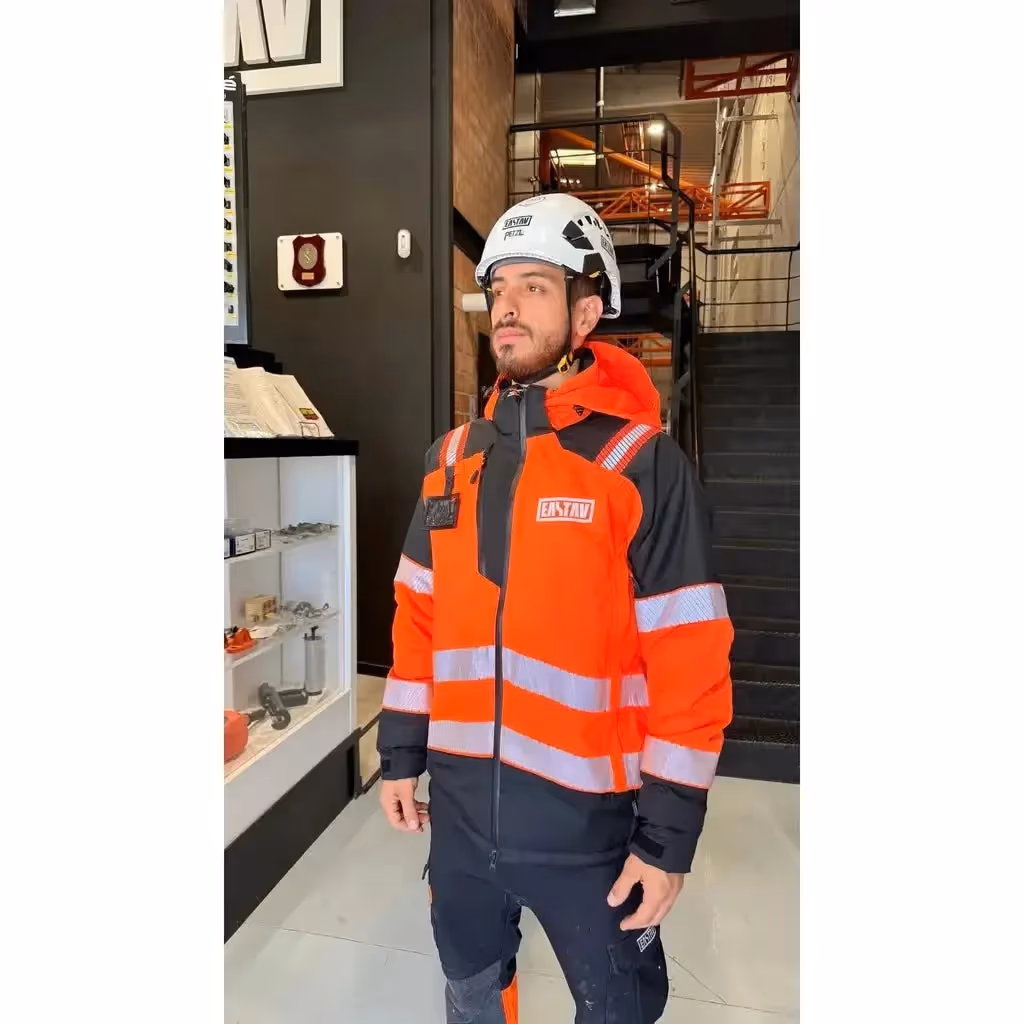 Chaqueta Técnica Capucha A.V. EASTAV GLOBAL