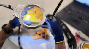 eastav lupa amarilla investigación microscopio laboratorio científico análisis técnico profesional