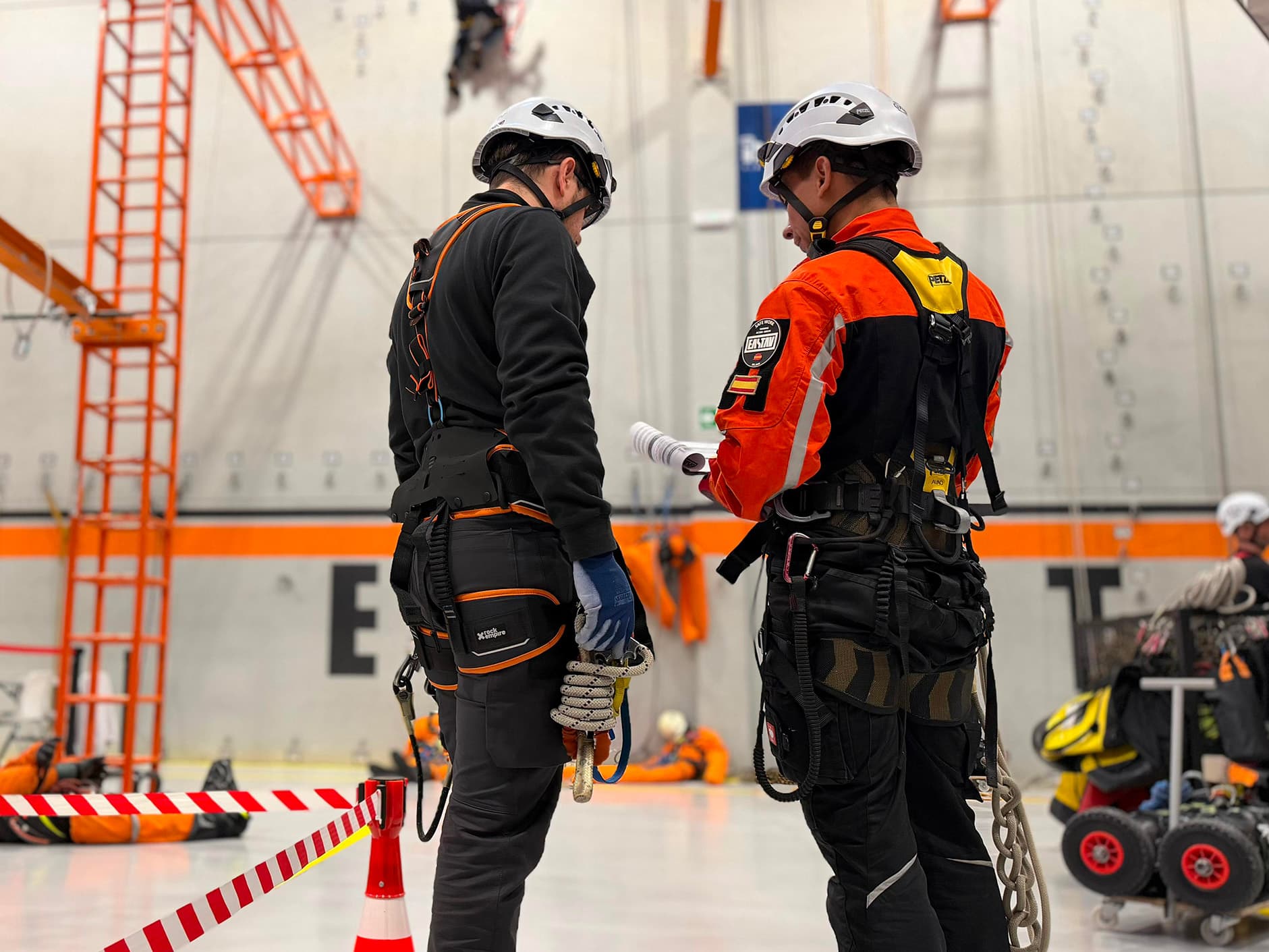 Formación avanzada para Técnicos IRATA Nivel 3. Certifícate como Supervisor de Seguridad en Trabajos Verticales.