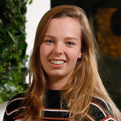 Debby van der Hoeven - van de Pavert