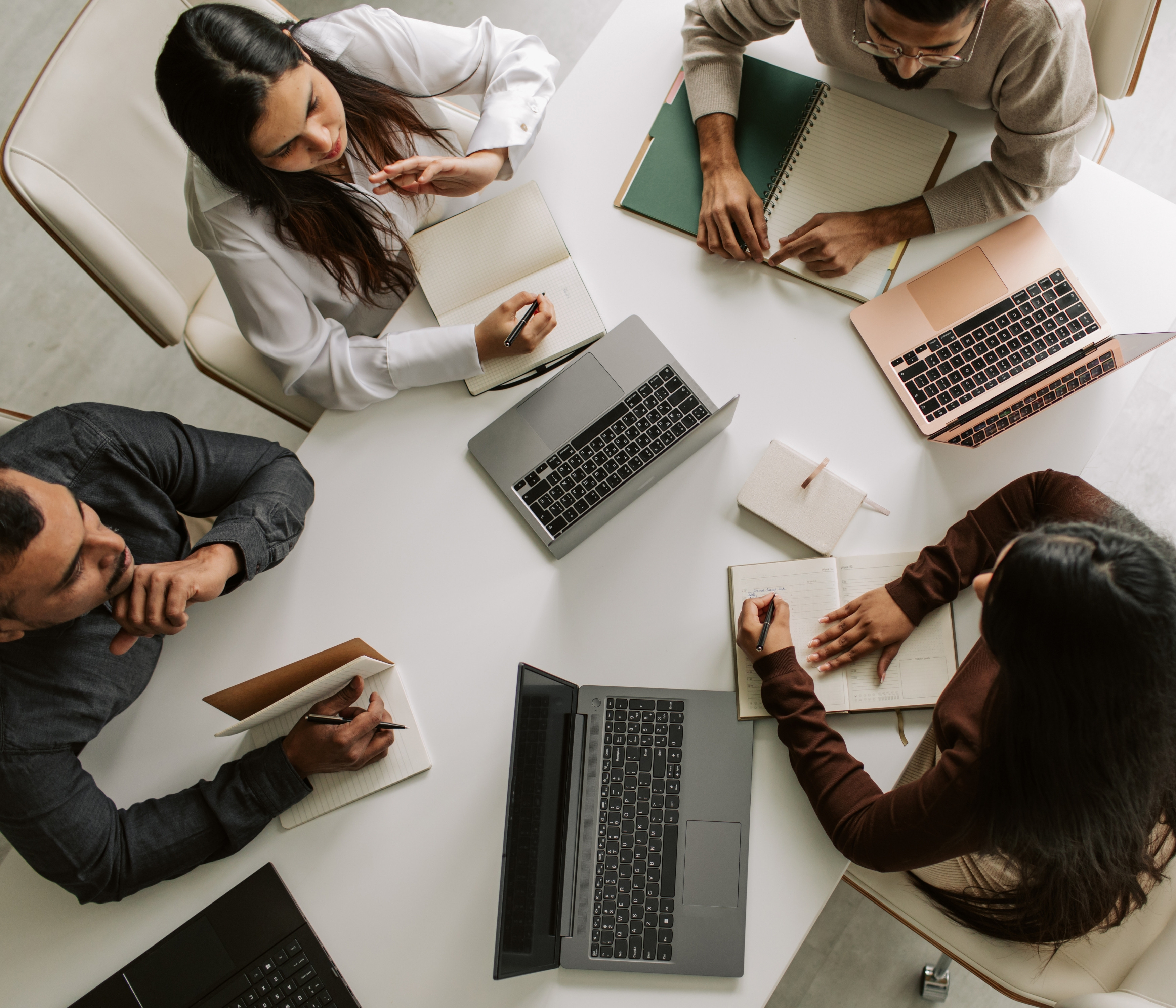 It team working using their computers