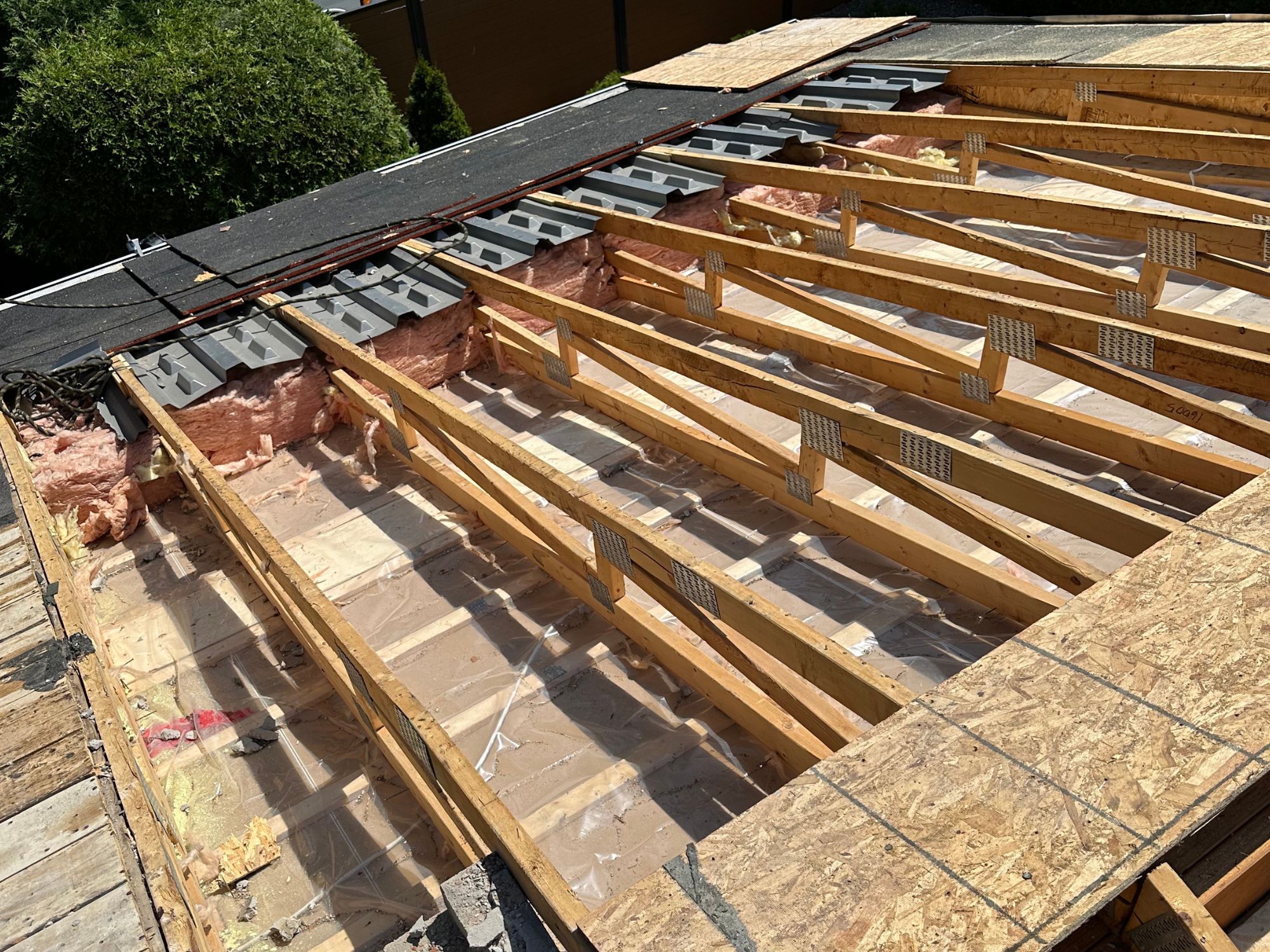 Installation de styrovents pour l'aération de la toiture