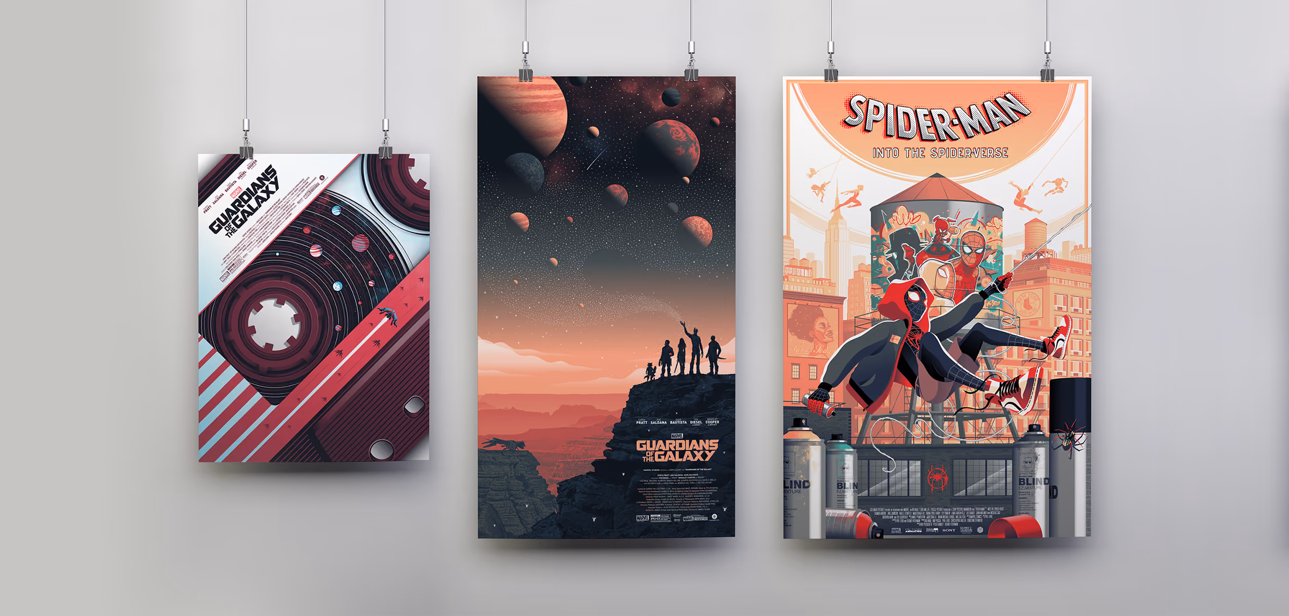 Présentation de trois posters.
Deux des guardines de la galaxie et un Spider-Man