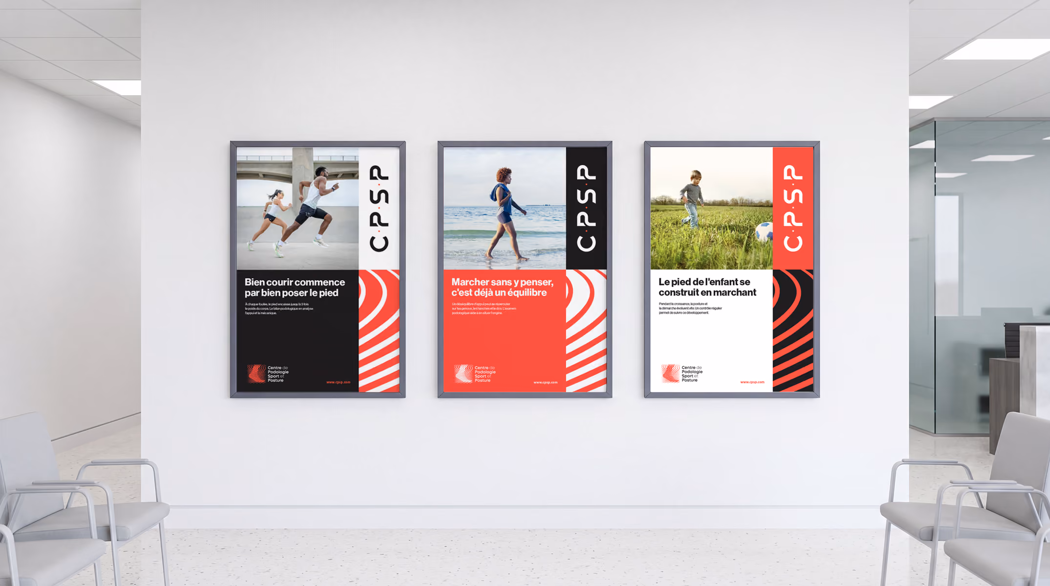 Trois Panneaux d'affichage aux couleurs du Centre de Podologie du Sport et Posture