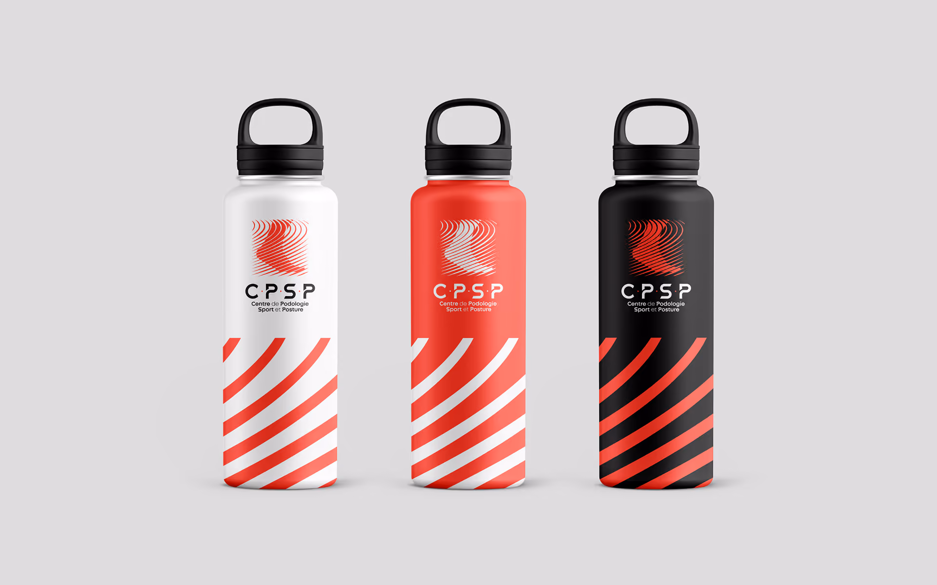 Trois gourdes brandées aux couleurs du Centre de Podologie du Sport et Posture