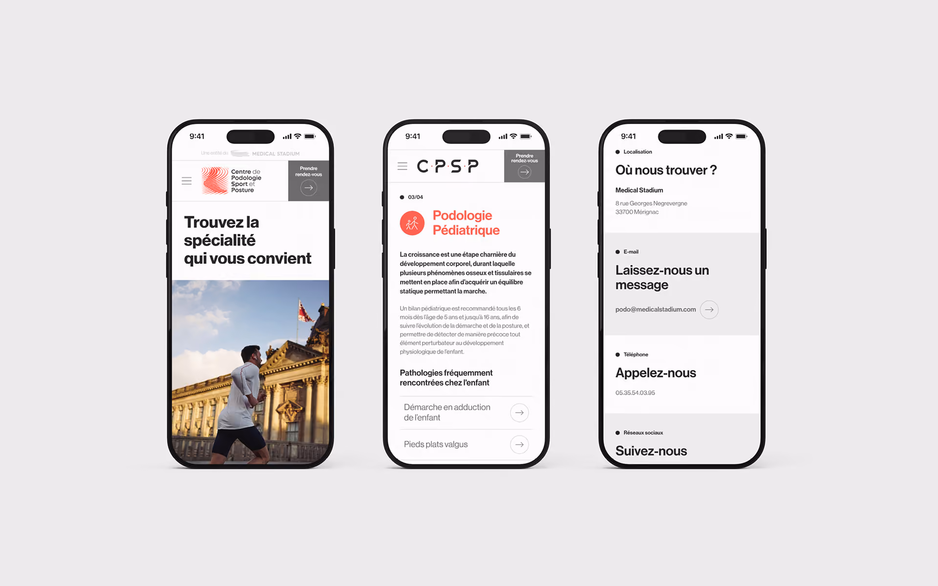 3 Smartphones affichant des écrans du site du Centre de Podologie du Sport et Posture