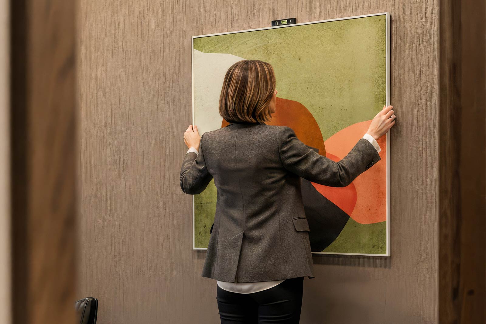 Create a compelling, story-led environment that helps vacant space let and sell faster.