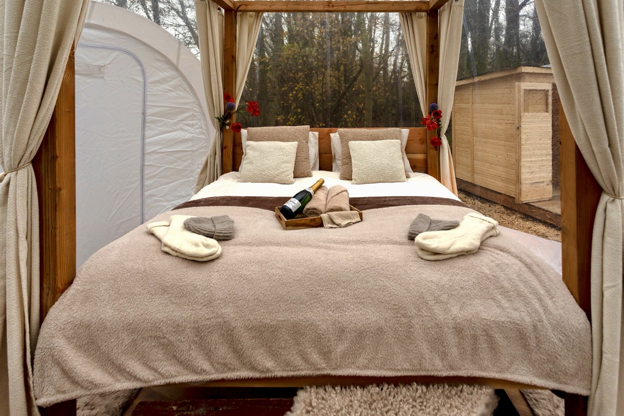 image of a bakery storefront