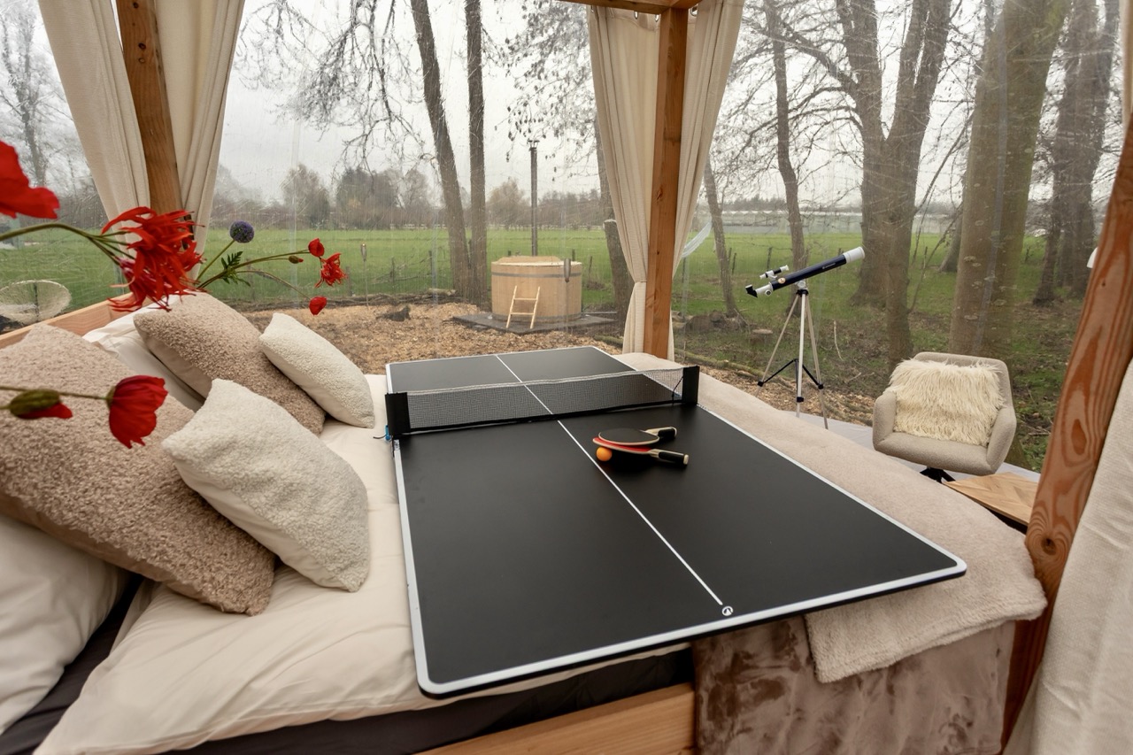 image of a bakery storefront