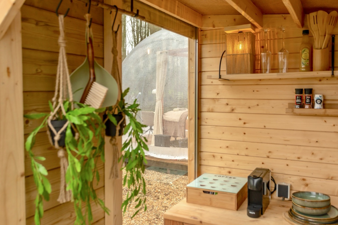 wedding reception table setup