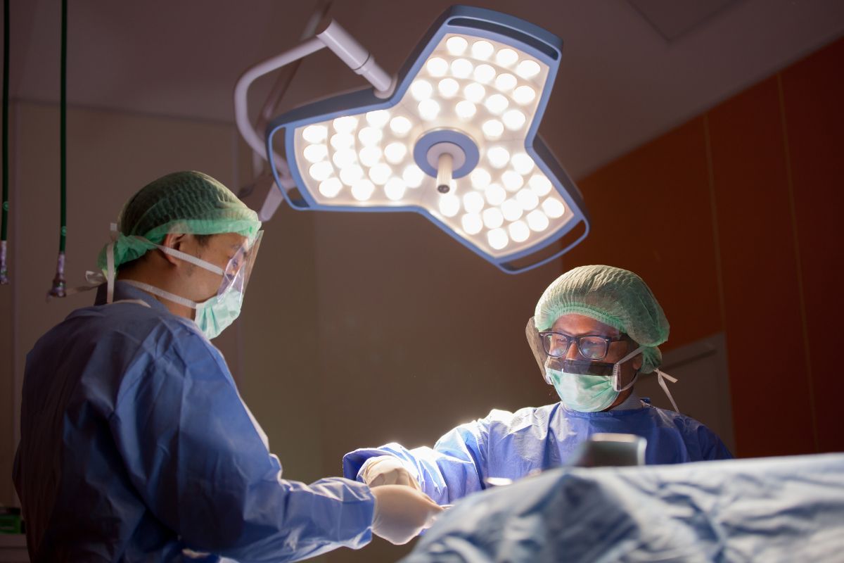 Can I Lay on My Side After a Hysterectomy? Sleep Tips