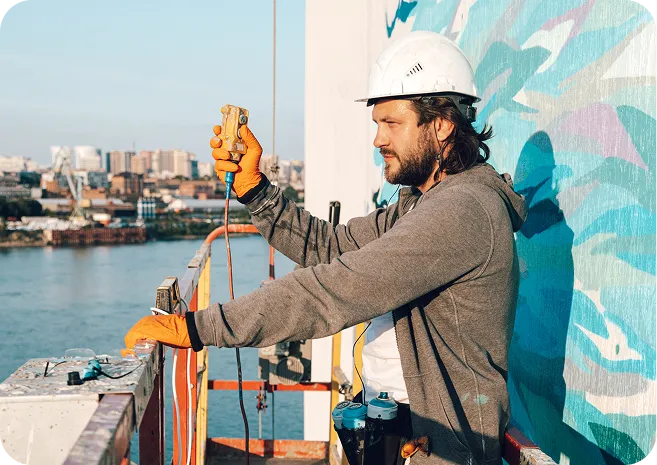 Crew Relations & Communications