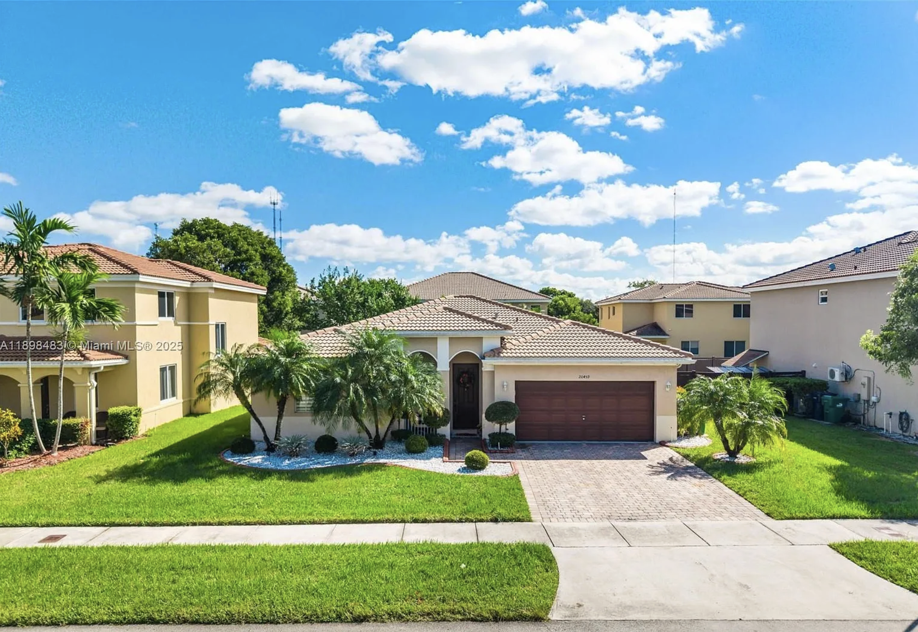Solar-ready home for sale in Florida with roof suitable for solar installation