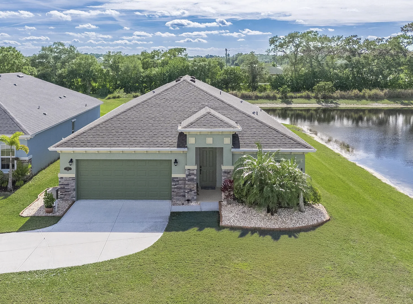 Solar-ready home for sale in Florida with roof suitable for solar installation