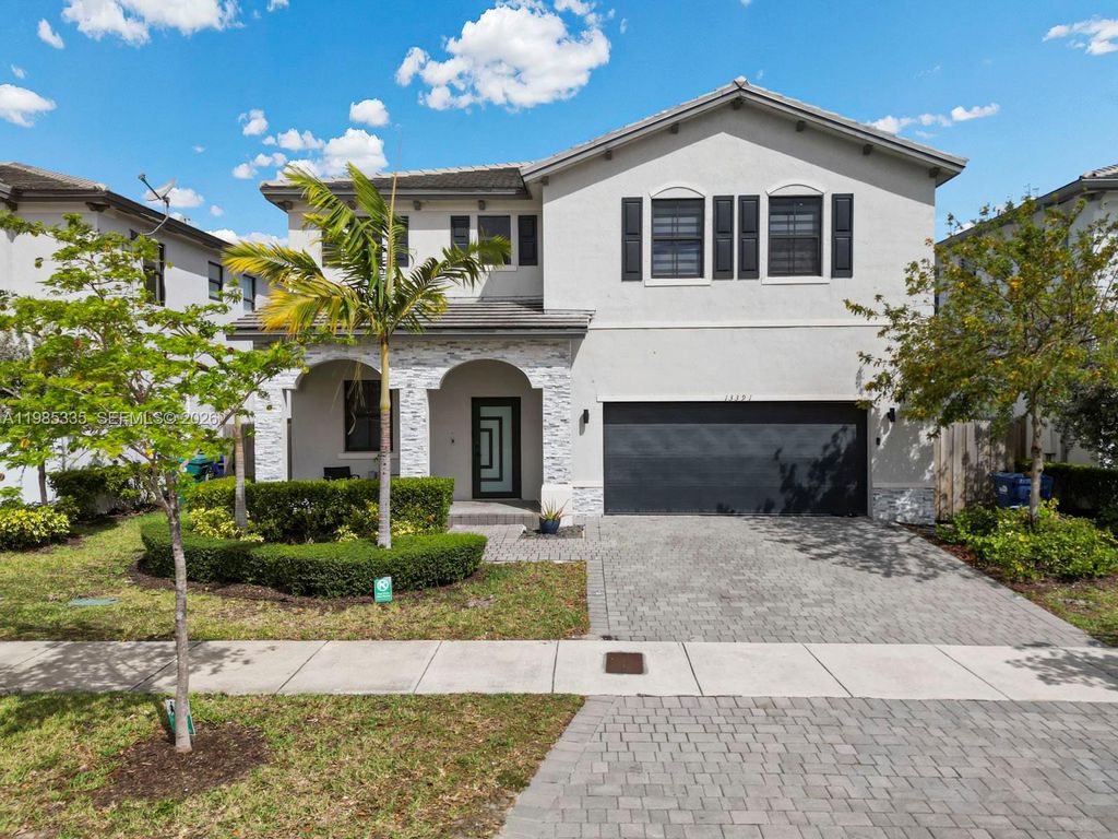 Solar-ready home for sale in Florida with roof suitable for solar installation