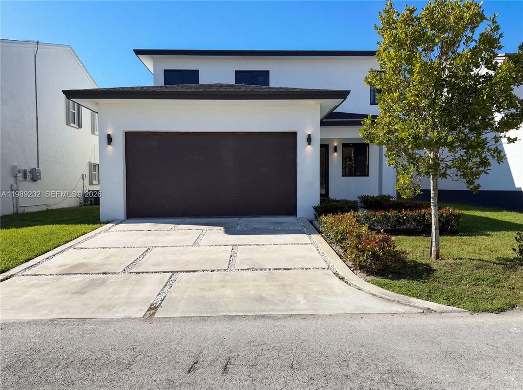 Solar-ready home for sale in Florida with roof suitable for solar installation