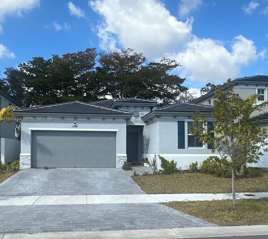 Solar-ready home for sale in Florida with roof suitable for solar installation