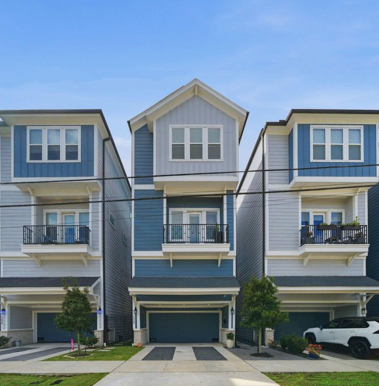 Aerial view of property