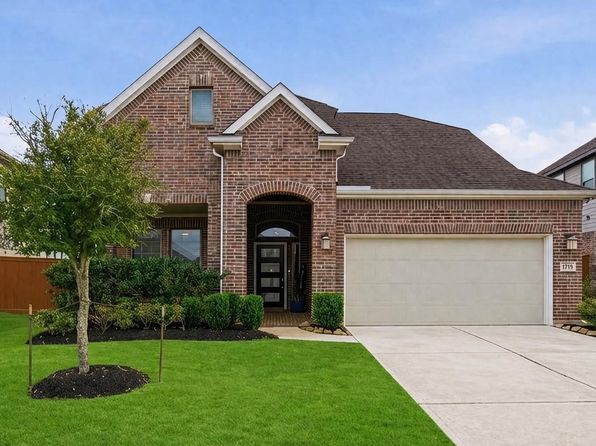 Aerial view of property