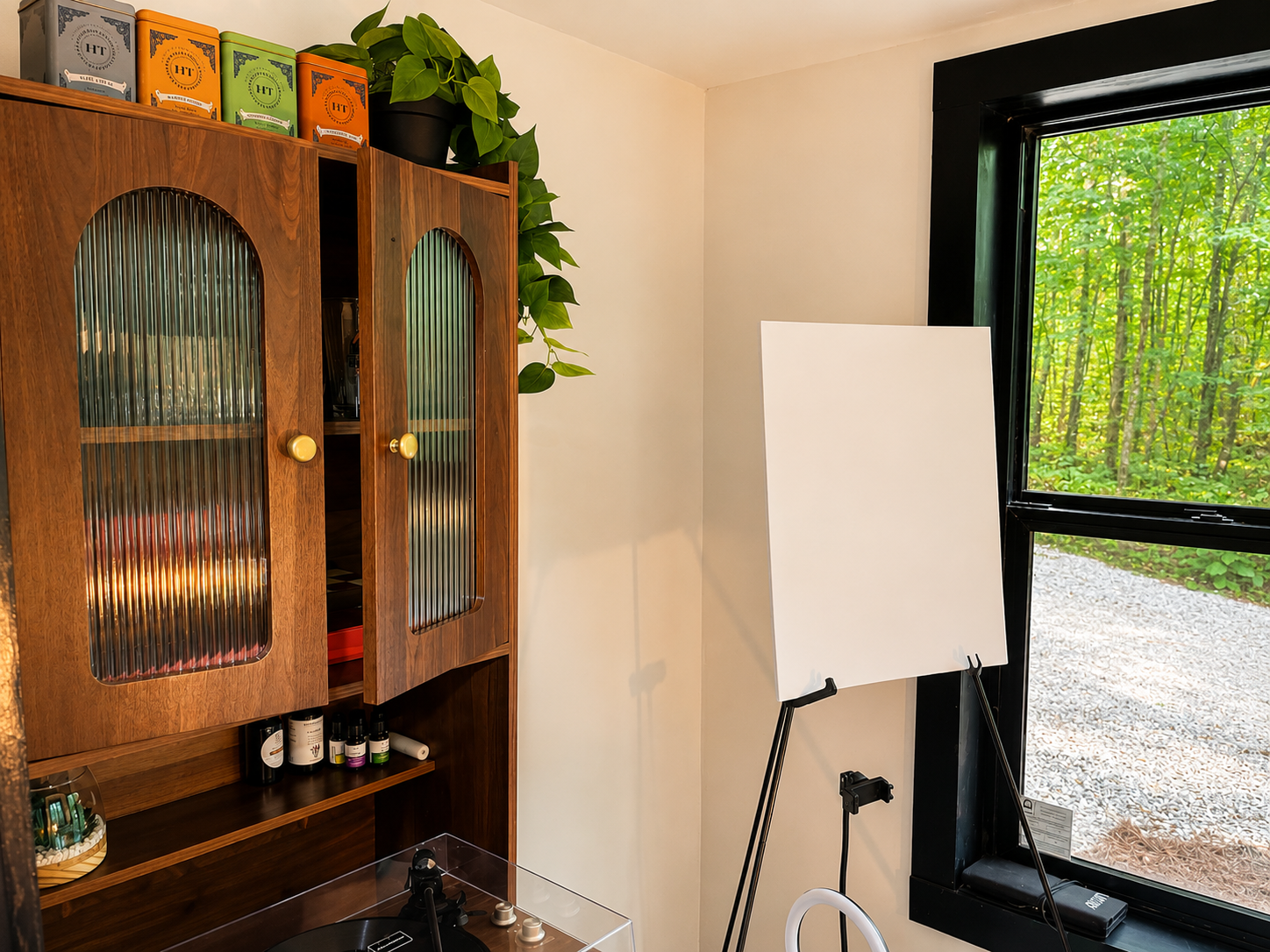 Shadow Pine record player and easel
