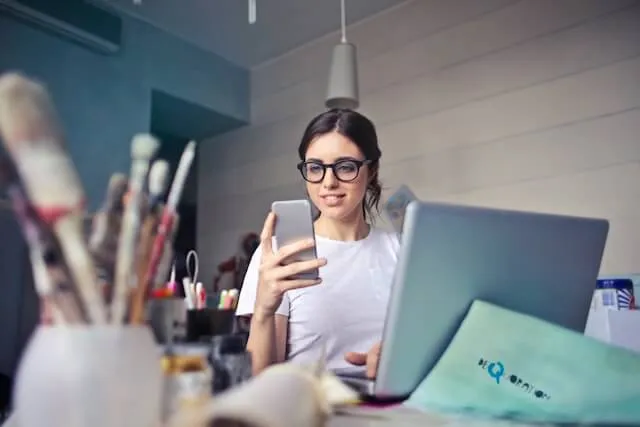 woman with laptop