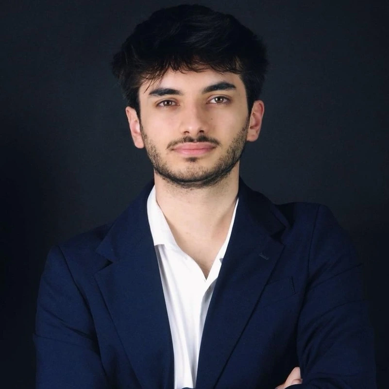 Ennio Cuteri Co-Fondatore e CTO Fluence Group ltd e Infrastrutture AI prima azienda di Licenziamento al Mondo chi siamo persone e dipendenti