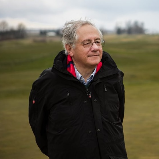 Portrait photo of Martin Hawtree, golf course architect