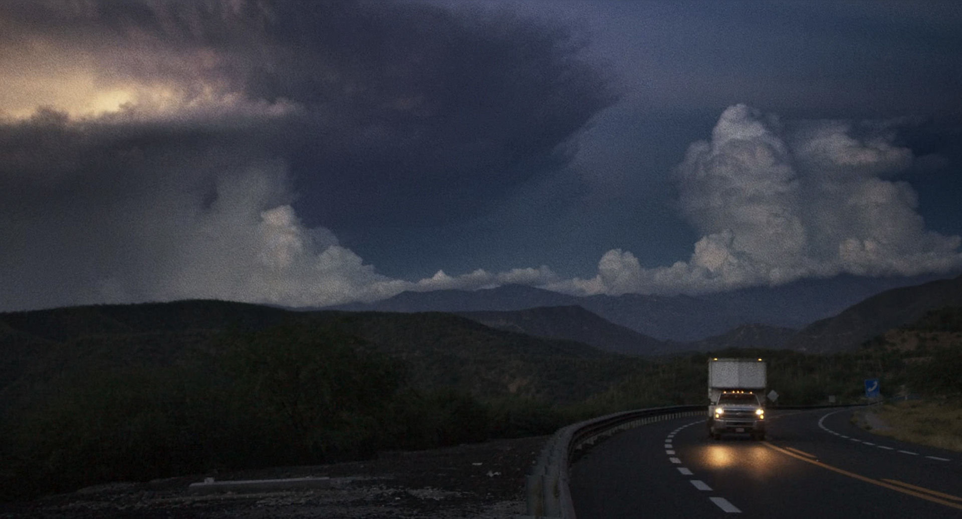 PEDRO ABRUNHOSA - Amor Em Tempo de Muros