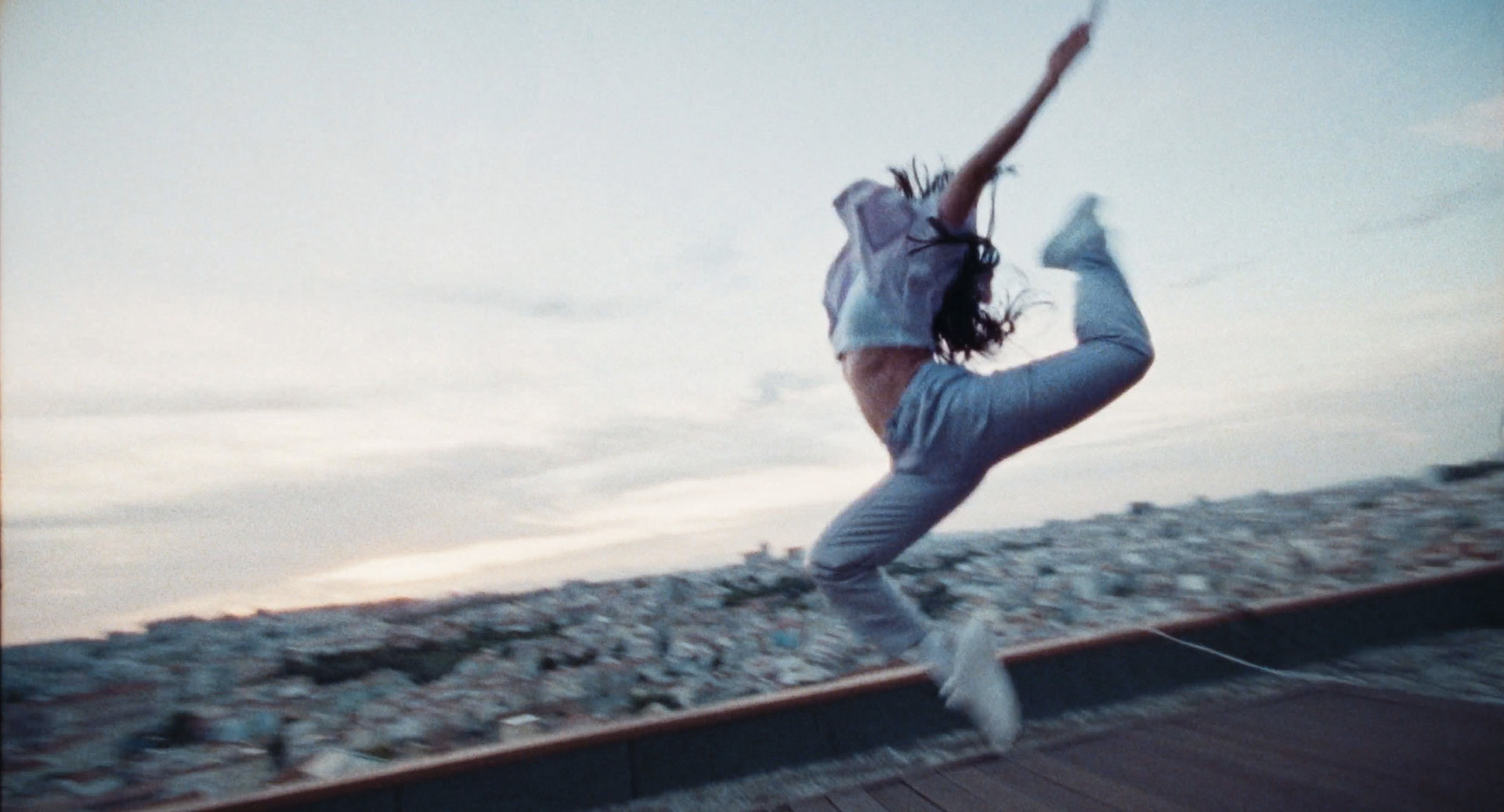 HEY HARPER - The Anti-Luxury Brand