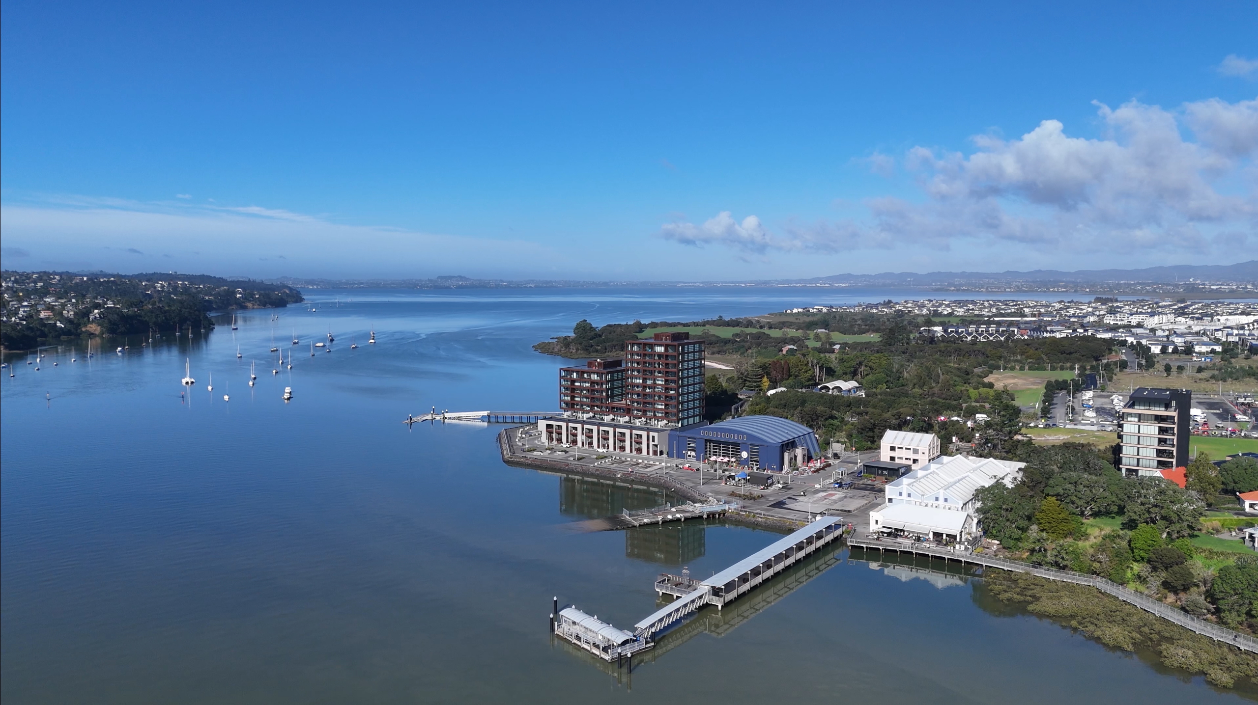 Catalina Bay Apartments site on Contact Us page