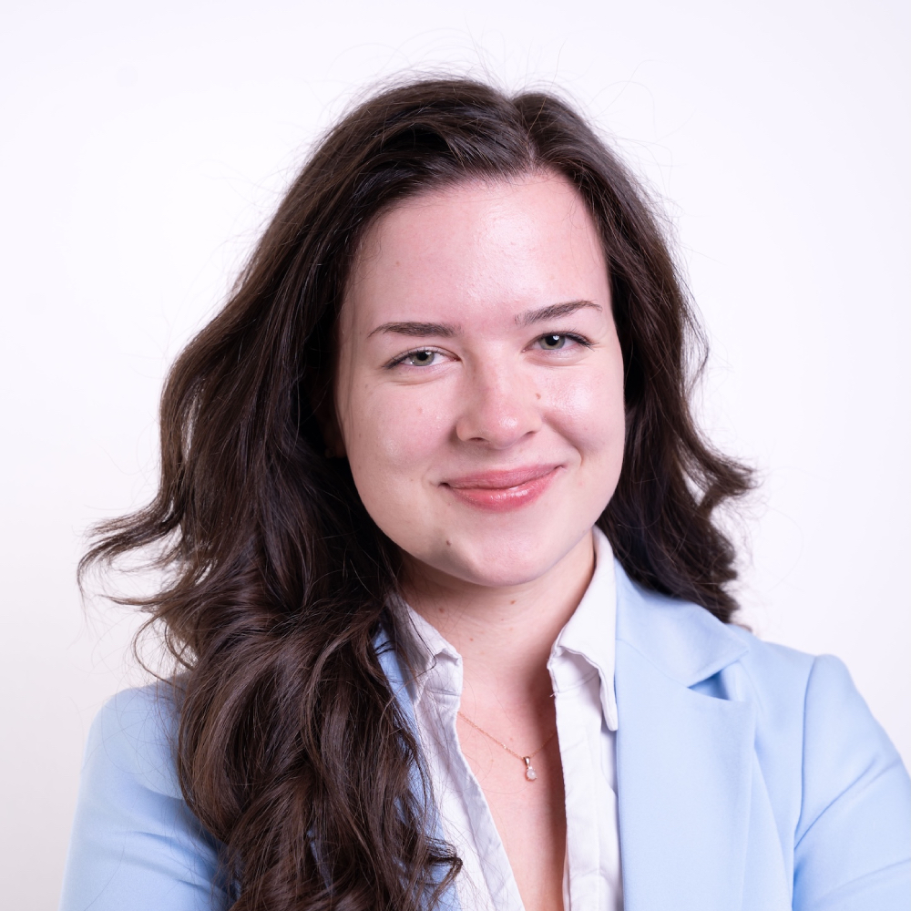 [headshot] image of customer (for a tech gadgets store)