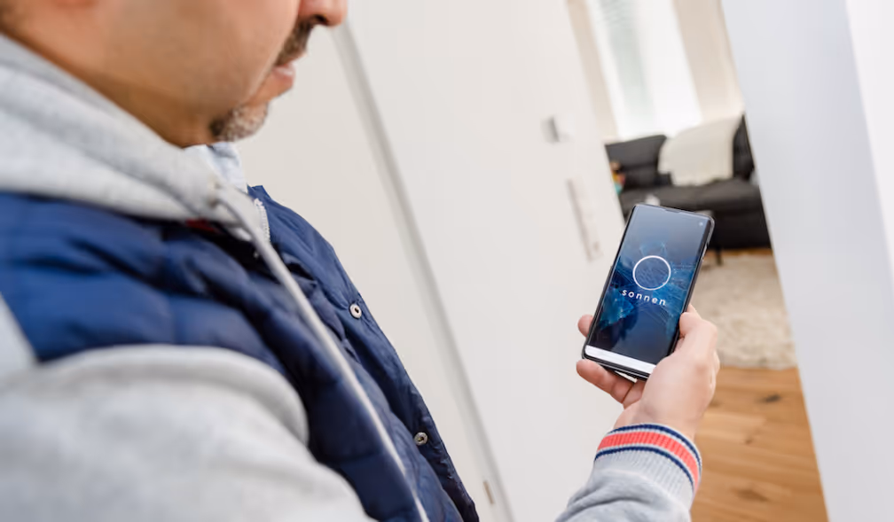 Sharokh Khalili nutzt die sonnen App