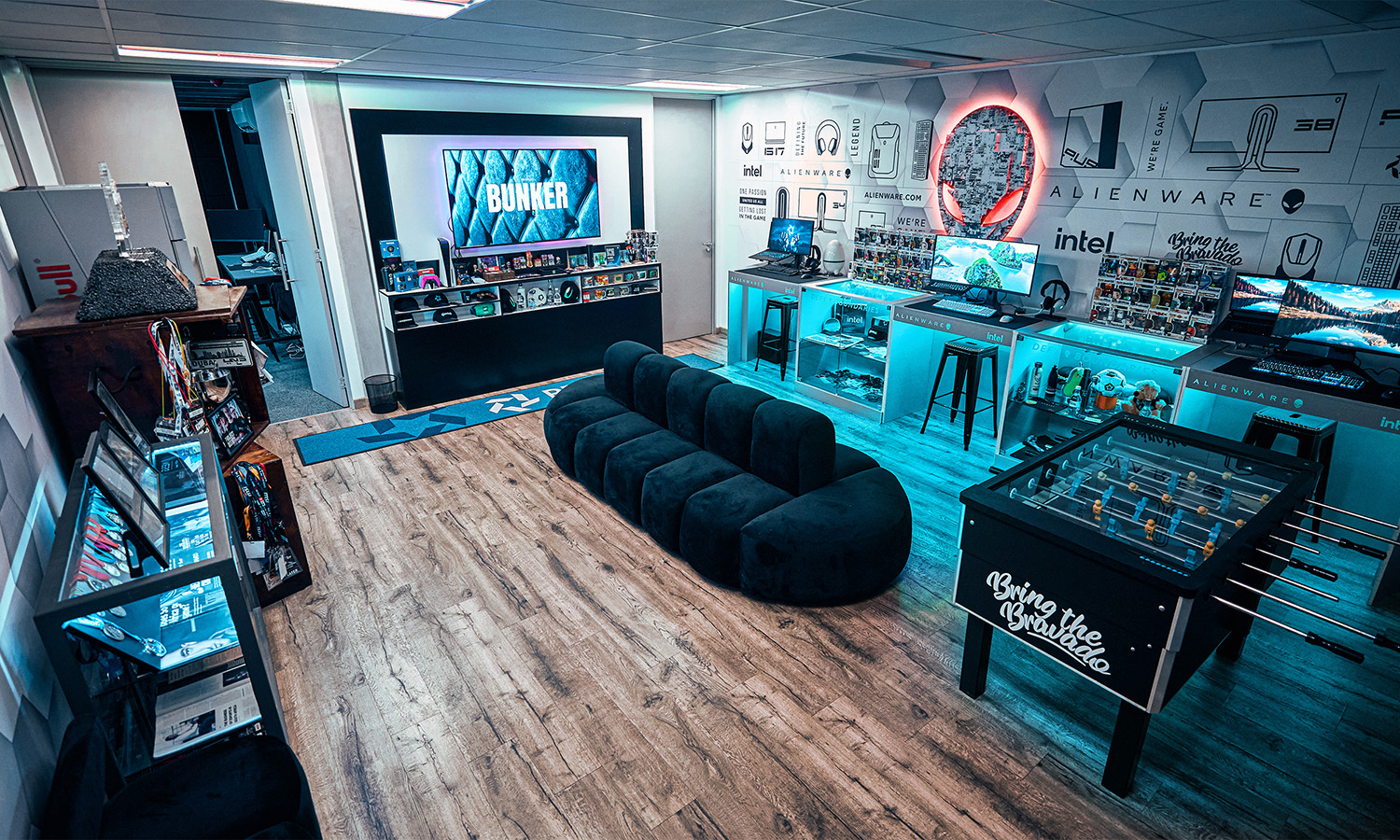 Featuring entertainment and gaming options such as a Playstation 5, PC powered VR station, foosball table, integrated sound system, and a Red Bull fridge, this area is perfectly suited to keeping your clients and talent entertained. The Bravado Bunker premium studio facility in Gauteng, Johannesburg. Hire and rent the Bravado Bunker, a premium and one of the best studio facilities in Gauteng, Johannesburg for all your photo and video production requirements. 