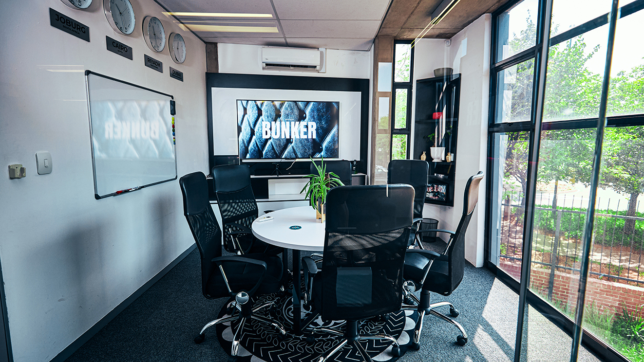 Host the head of your operations, meet with clients virtually, and engage with the production process from a centralised location. Hire and rent the Bravado Bunker, a premium and one of the best studio facilities in Gauteng, Johannesburg for all your photo and video production requirements. 