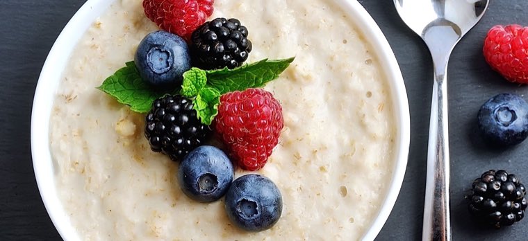 Porridge protéiné aux baies