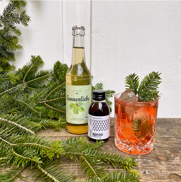 Aperol Spritz mit Tannenliebe Limonade und Tannensirup – Waldcocktail mit Schwarzwald-Aroma