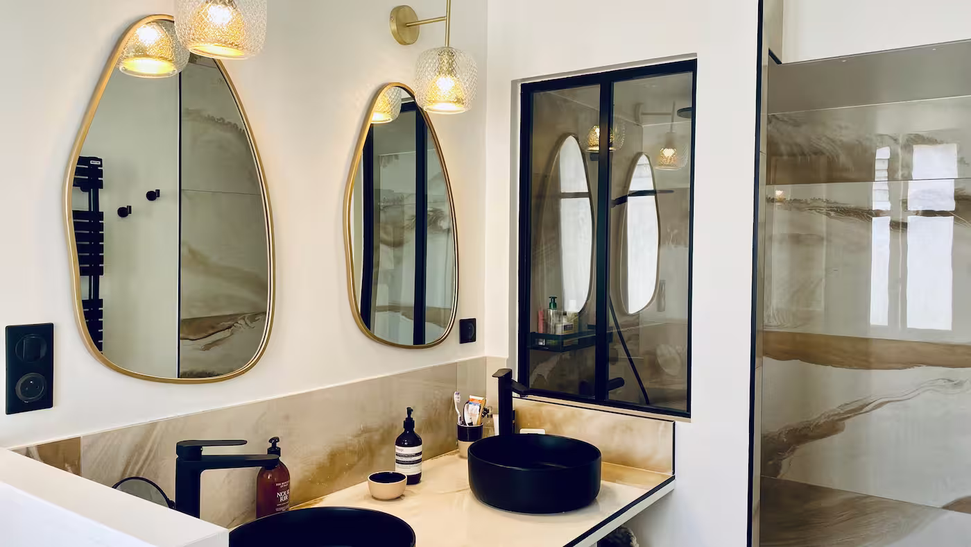 Rénovation de salle de bain : Lunéthique – par Thomas Heagle, architecte d'intérieur à Paris