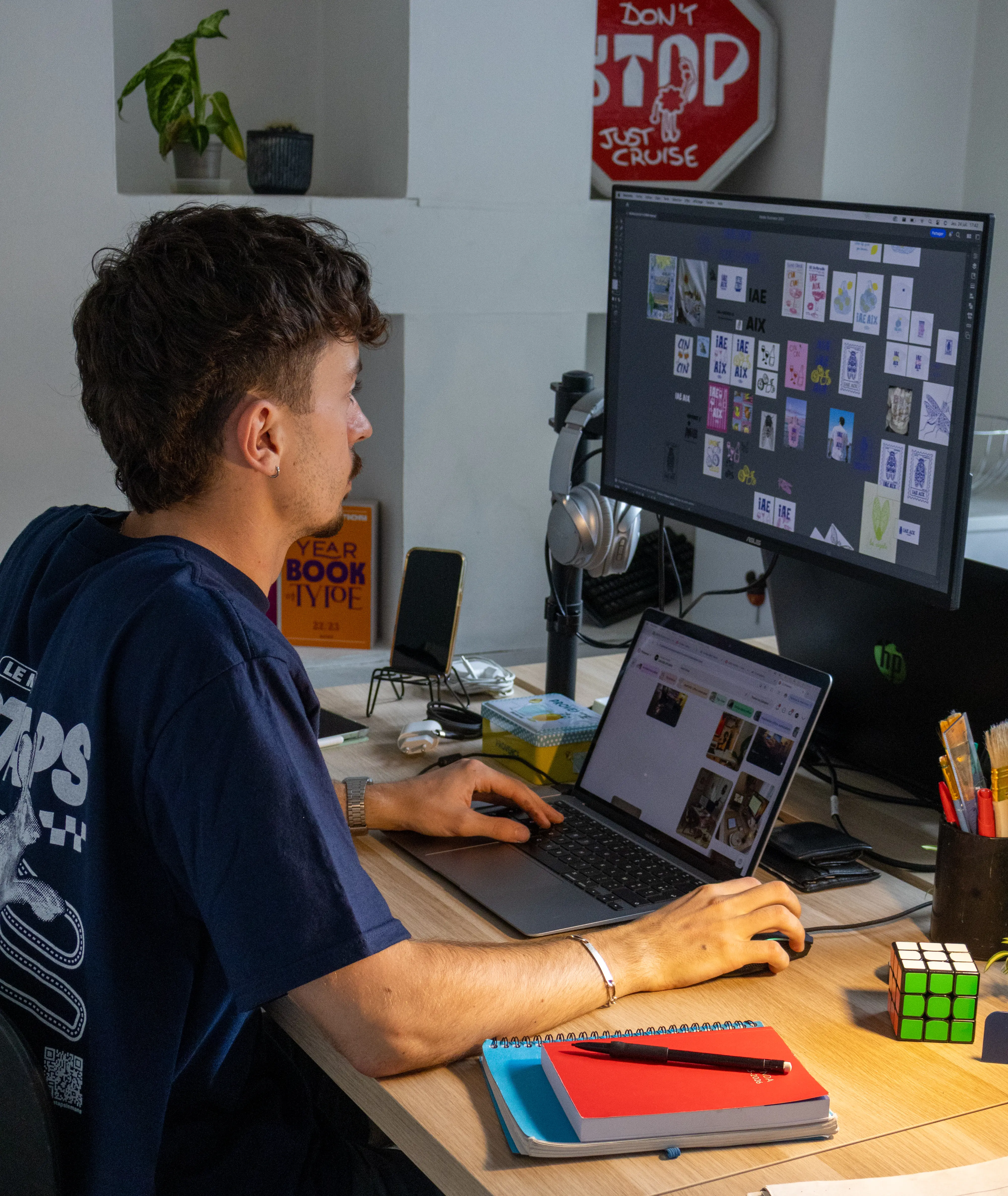 Bureau dédié au graphisme.