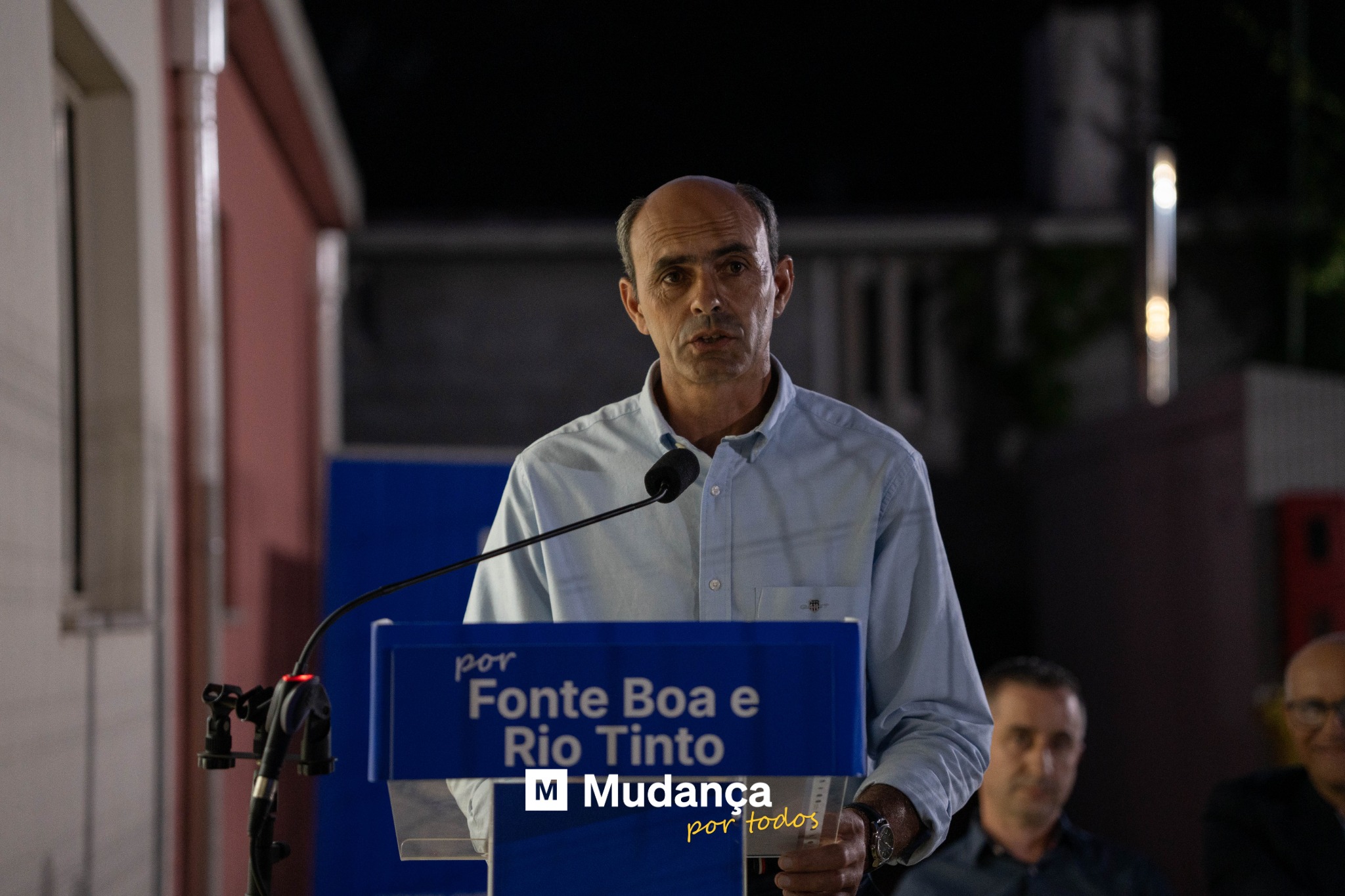 Pode ser uma imagem de 3 pessoas e a texto que diz "Fonte Boa FonteBoa e RioTinto Rio into M Mudança por portodos todos"