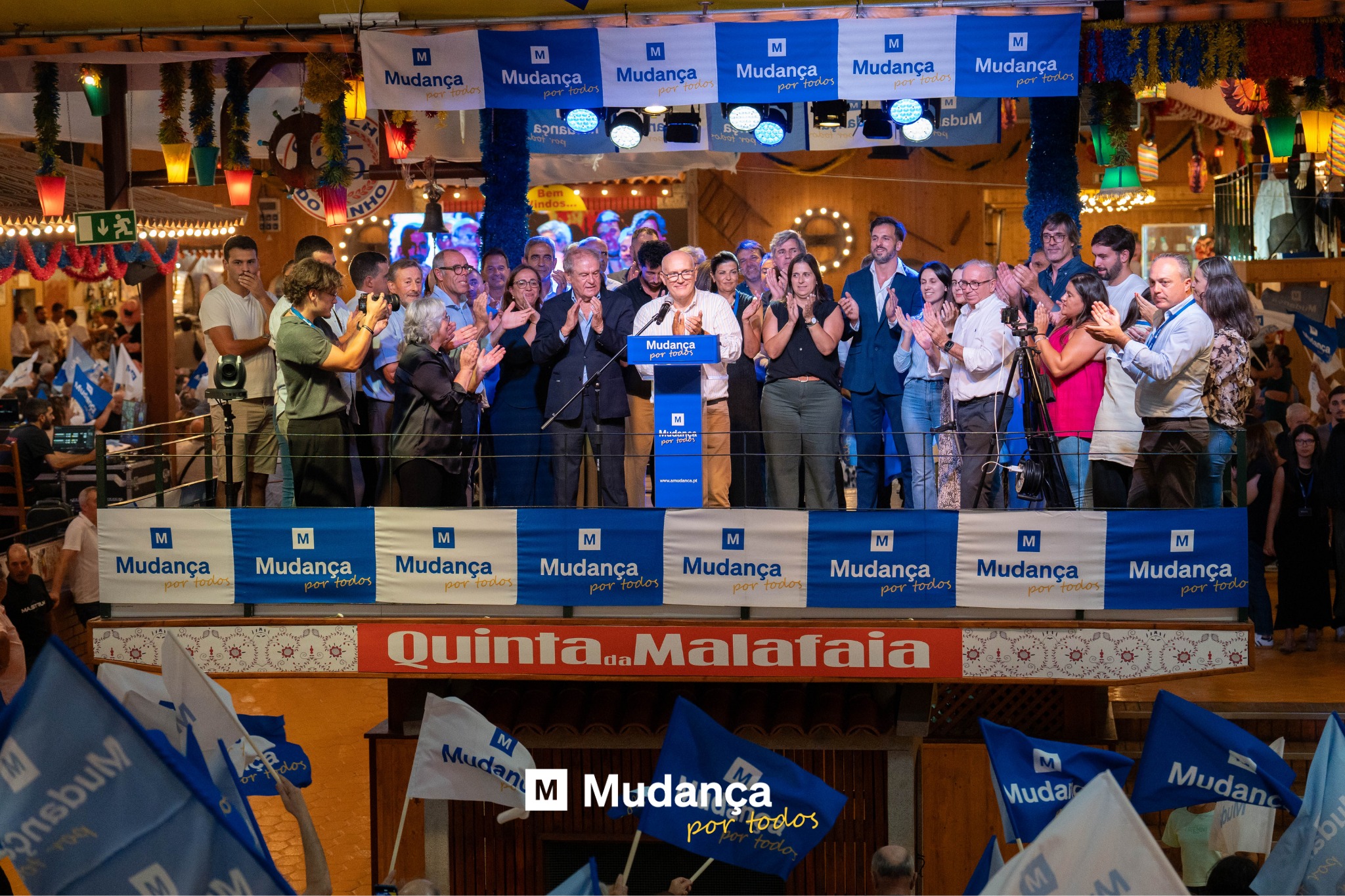 Pode ser uma imagem de multidão e a texto que diz "M Mudança Mudança M Mudança porto Banε ஜ AALMAD م ... Mudança Mudança sbuM だ情 Mudança Mudgnir M Mudança DY todos Mudança M Mudança todos Mudança Mudança por adoy Mudança Mudança Bor todos M Mudança Quinta ta..Malafaia M Mudança portodos por todos Muda Mudan"
