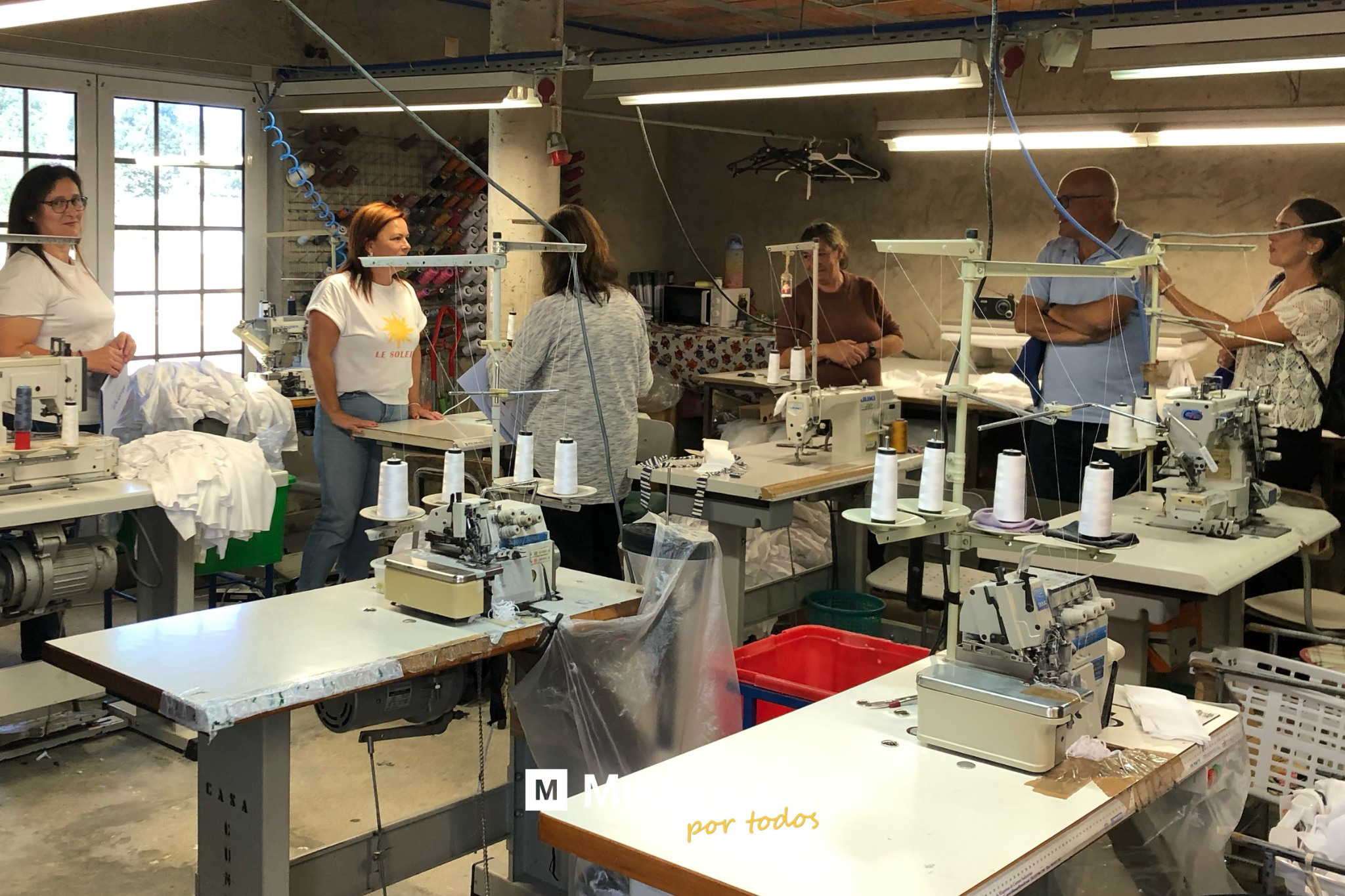 Pode ser uma imagem de 6 pessoas, chapelaria e a texto que diz "SOLEA m portodos por todos A801:"