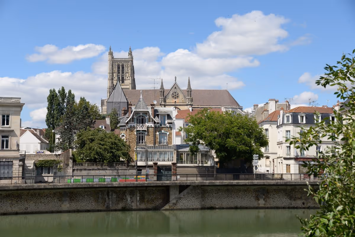 Vue de Meaux en Seine-et-Marne, zone d’intervention pour débarras de maison et appartement