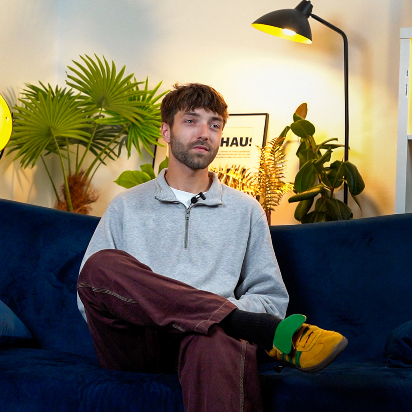 Portrait de Mathis Capitaine, directeur artistique, cadreur et monteur sur Paris